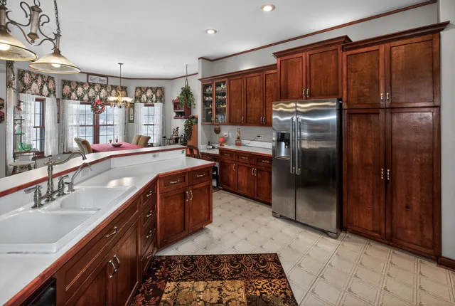 $649,900 | 2075 Parkwood Court, Grafton, WI 53024