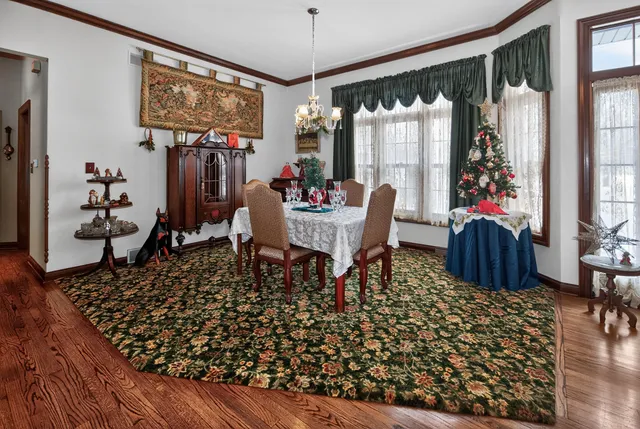 $649,900 | 2075 Parkwood Court, Grafton, WI 53024