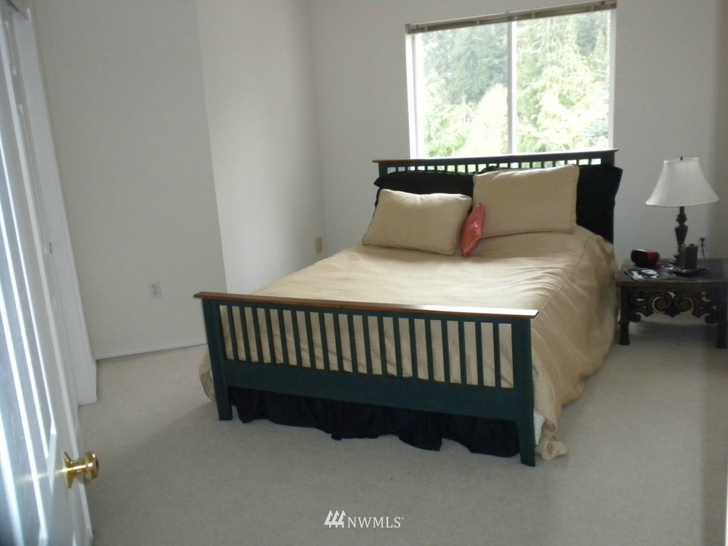 30402 Thomas Road Southeast Kent, WA 98042 - Photo 11 of 14