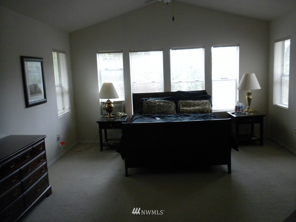 30402 Thomas Road Southeast Kent, WA 98042 - Photo 8 of 14