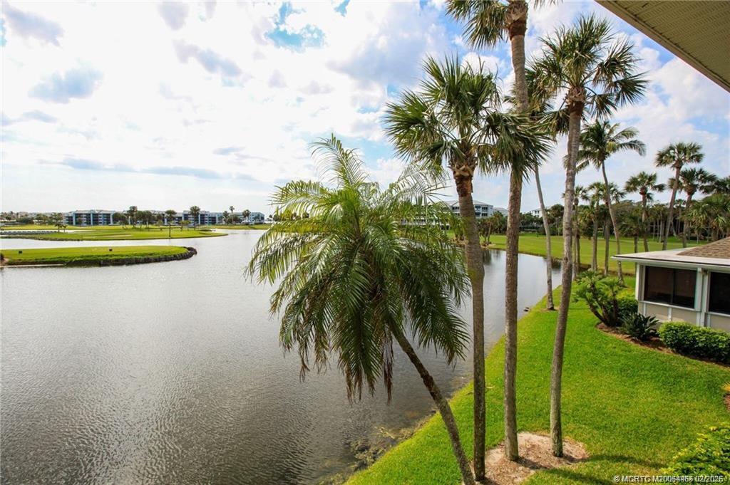 310 Golfview Circle, Unit 310 Jensen Beach, FL 34957 - Photo 3 of 24