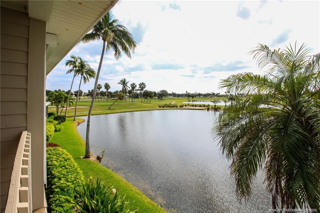310 Golfview Circle, Unit 310 Jensen Beach, FL 34957 - Photo 4 of 24