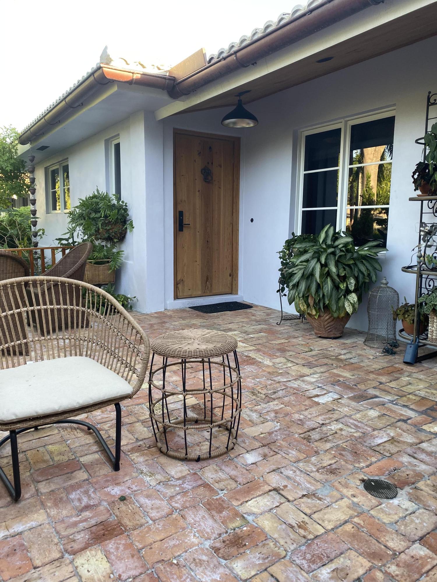 632 Southwest 4th Street Boca Raton, FL 33486 - Photo 3 of 48 997E5A92-7C1A-4105-92E7-29F0407A992D