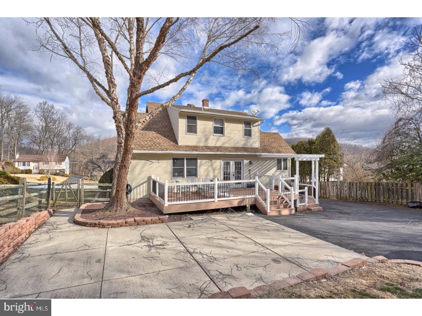 326 Parkview Road Reading, PA 19606 - Photo 24 of 25 View in Back