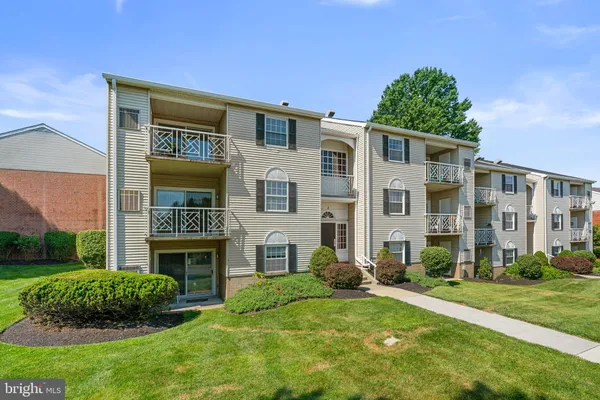 $295,000 | 1 Elphin Court, Unit 301, Lutherville-Timonium, MD 21093