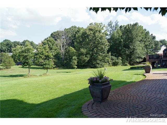 60576 Balmoral Way Rochester, MI 48306 - Photo 7 of 29 Gallery Image 7