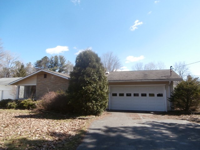 9231 Robbins Road Le Roy, NY 14482 - Photo 1 of 1 Gallery Image 1