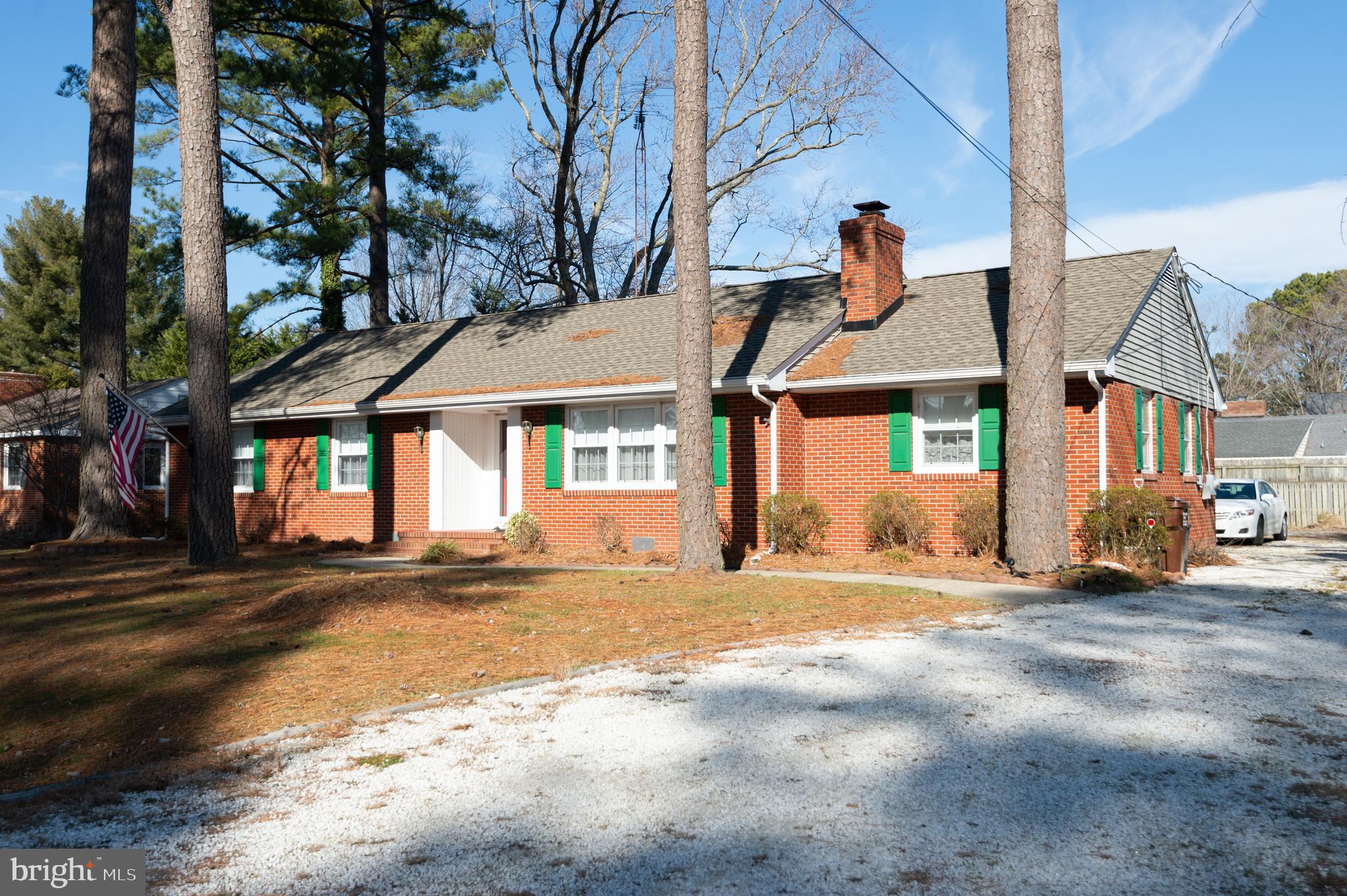 15 Algonquin Road Cambridge, MD 21613 - Photo 4 of 56 Great curb appeal - a great place to call home!