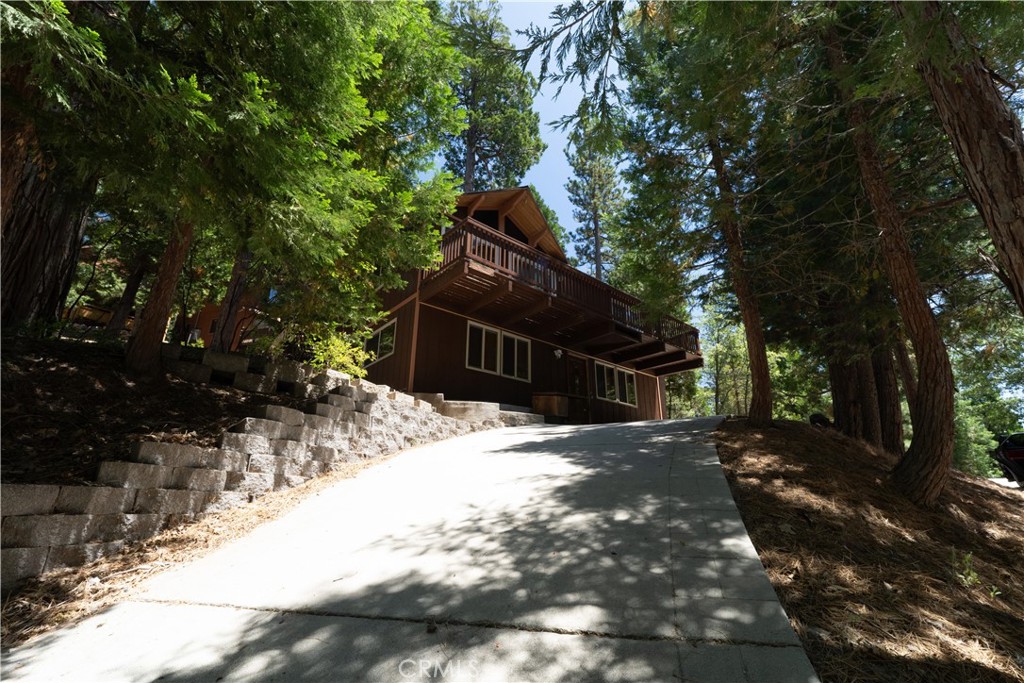 392 Pioneer Road Lake Arrowhead, CA 92352 - Photo 15 of 41