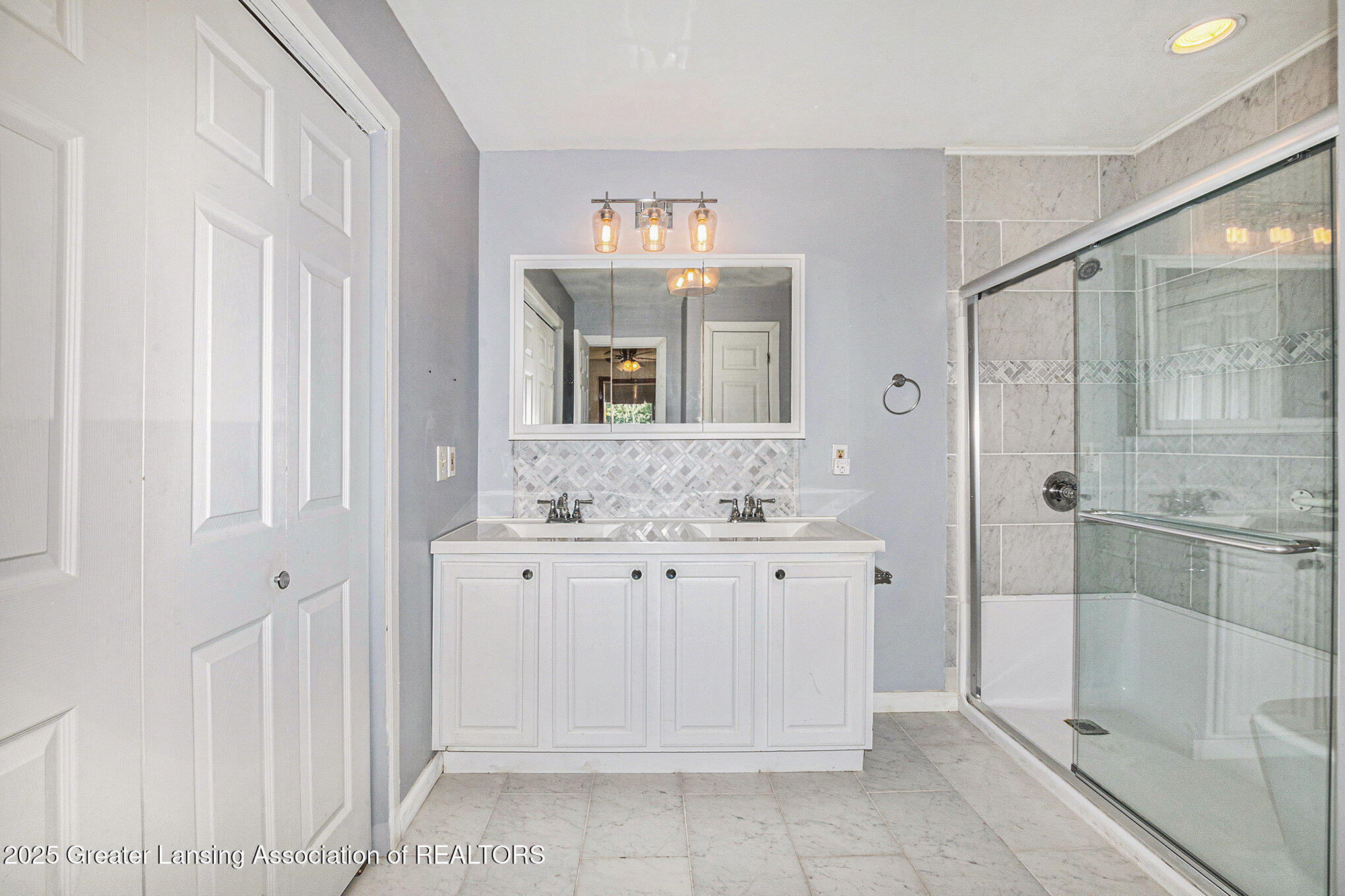 5327 Hughes Road Lansing, MI 48911 - Photo 14 of 27 014_file_356