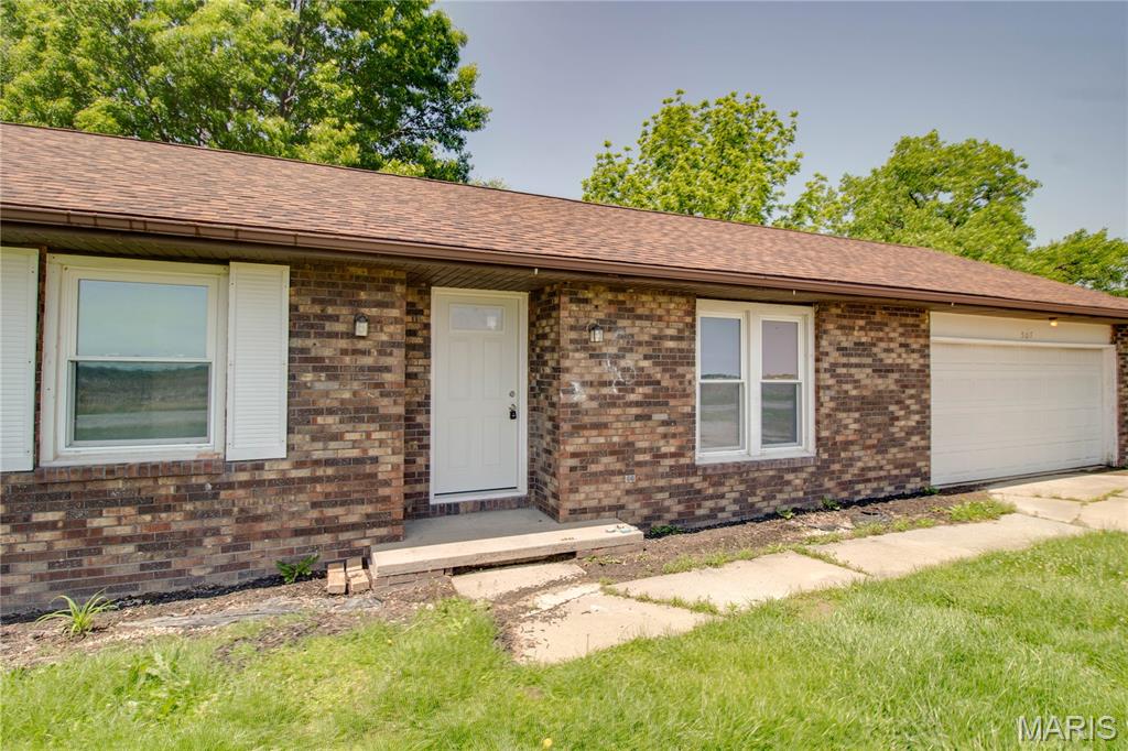 507 Walnut Street Hillsboro, IL 62049 - Photo 5 of 32