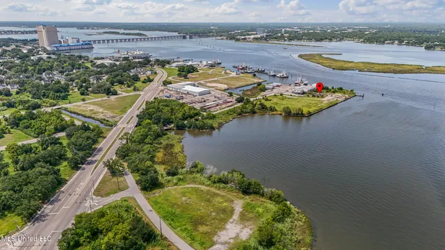 $14,950,000 | 540 Bayview Avenue, Biloxi, MS 39530