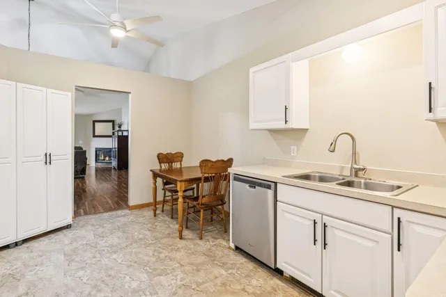 $300,000 | 14549 Beverly Lane, Savage, MN 55378