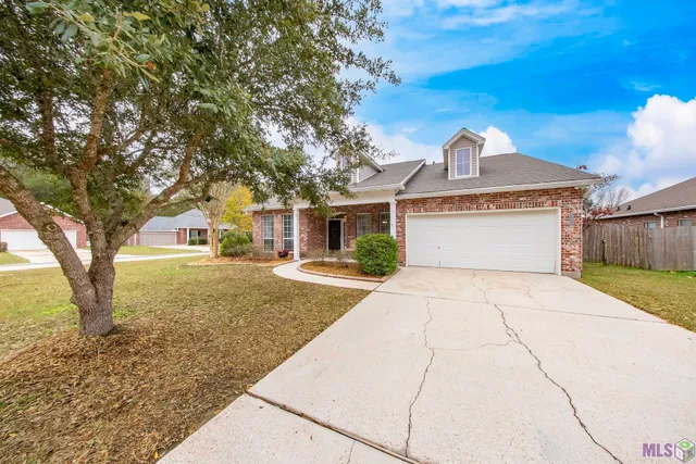 $305,000 | 301 Mark Drive, Covington, LA 70433