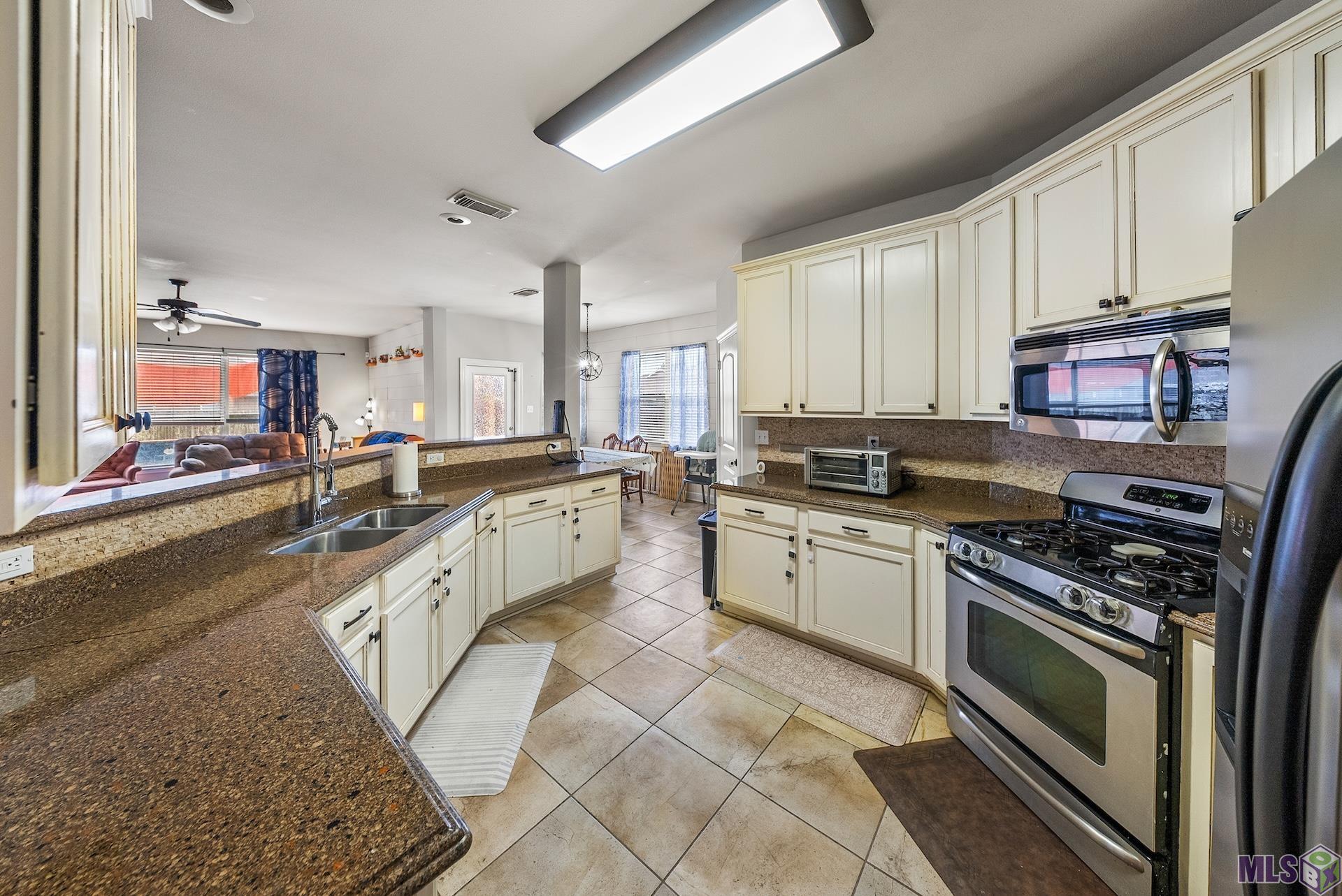 301 Mark Drive Covington, LA 70433 - Photo 4 of 21