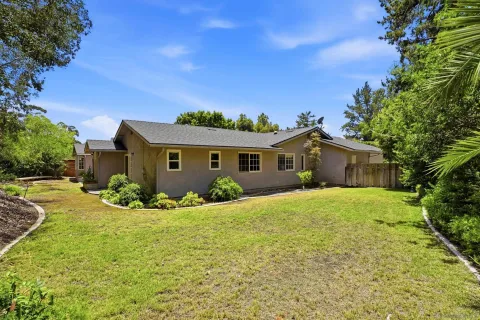 $3,249,000 | 6859 Avenida Andorra, La Jolla, CA 92037