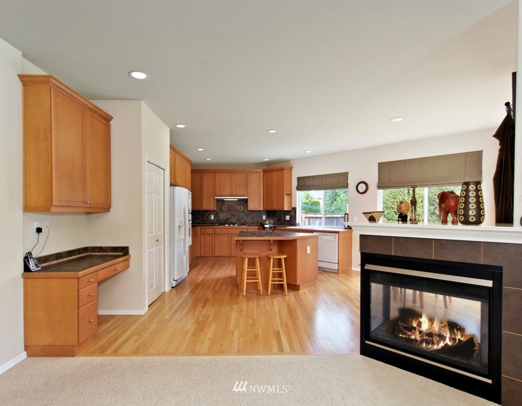 3827 216th Place Southeast Bothell, WA 98021 - Photo 3 of 25