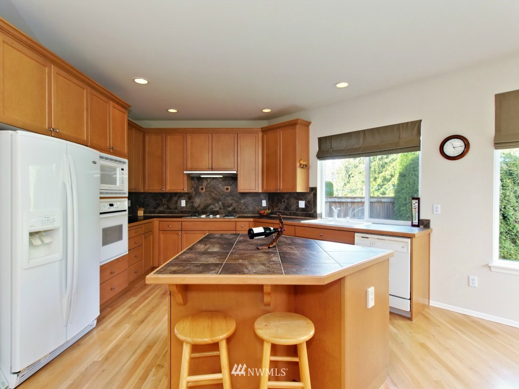 3827 216th Place Southeast Bothell, WA 98021 - Photo 6 of 25