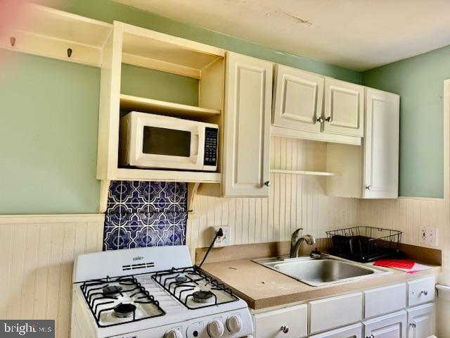 721 George Street Lancaster, PA 17603 - Photo 6 of 21 KITCHEN