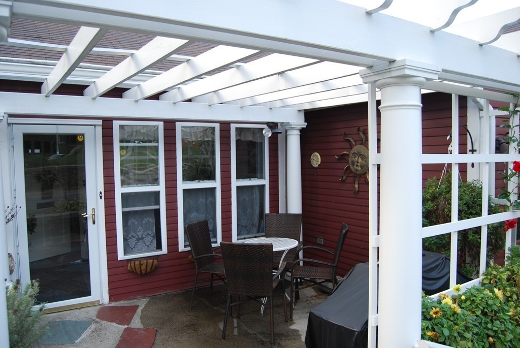 31 Locust Road Methuen, MA 01844 - Photo 3 of 25 Gallery Image 3