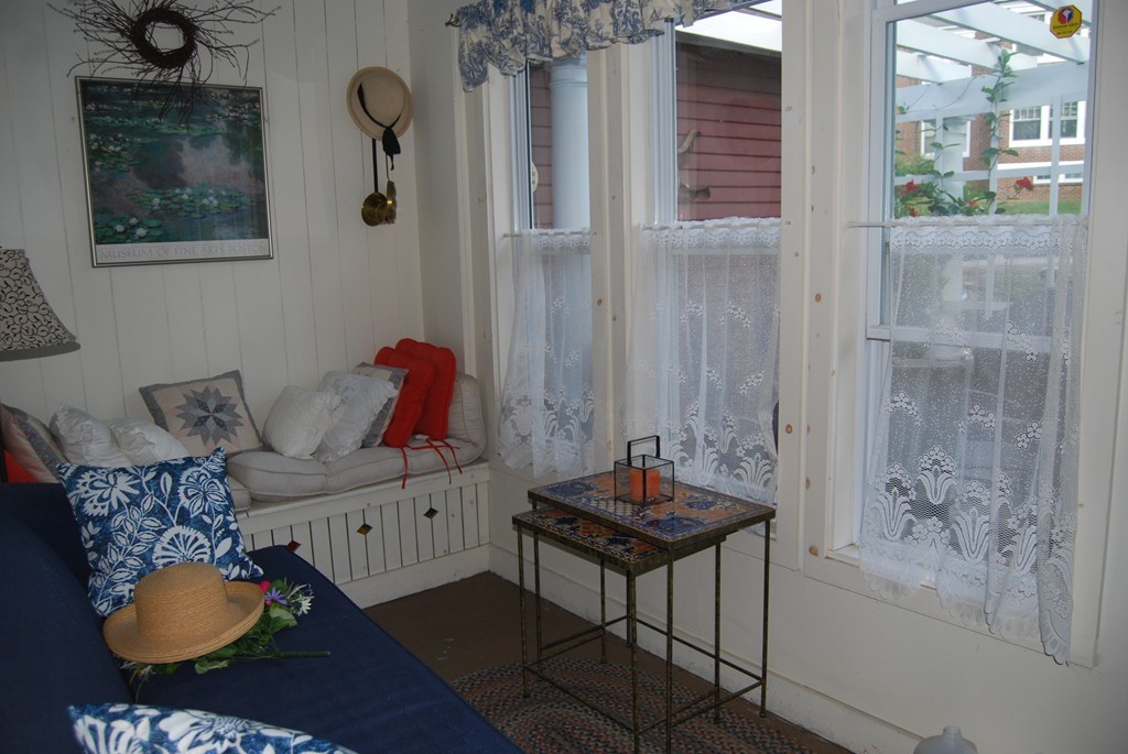 31 Locust Road Methuen, MA 01844 - Photo 4 of 25 Gallery Image 4