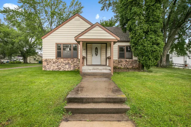 $259,900 | 110 Ash Street East, St. Joseph, MN 56374