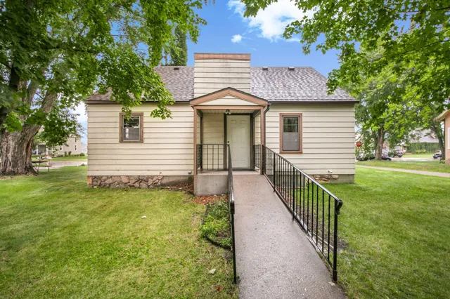 $259,900 | 110 Ash Street East, St. Joseph, MN 56374