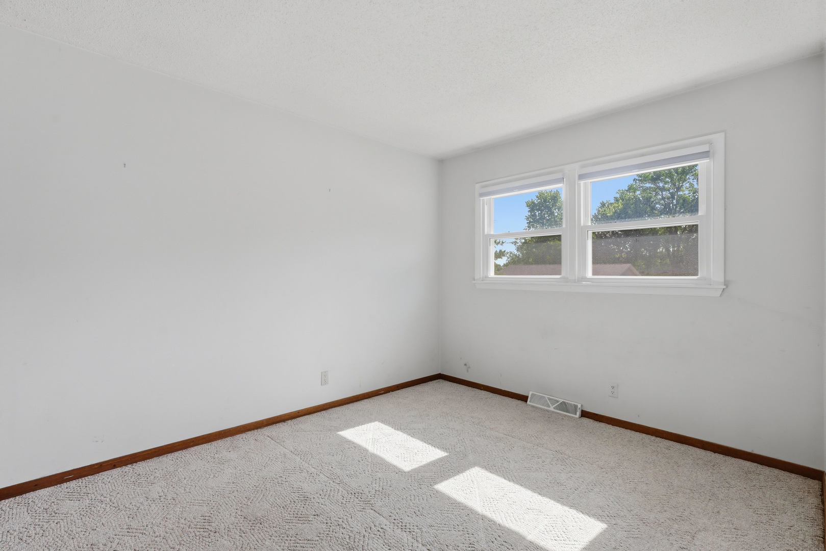 4718 North Ripley Street Davenport, IA 52806 - Photo 18 of 41