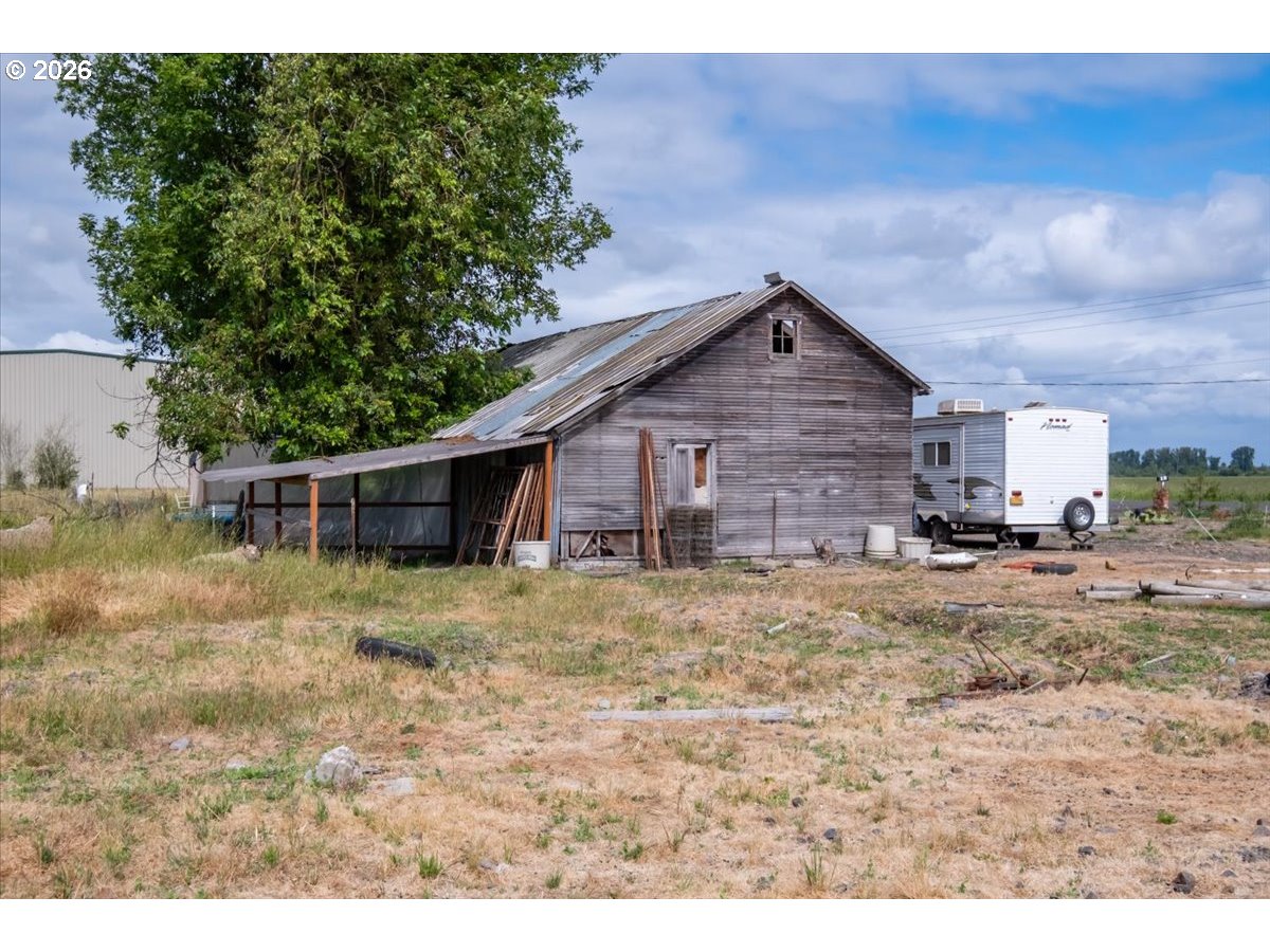 1096 Talbot Road South Jefferson, OR 97352 - Photo 12 of 36