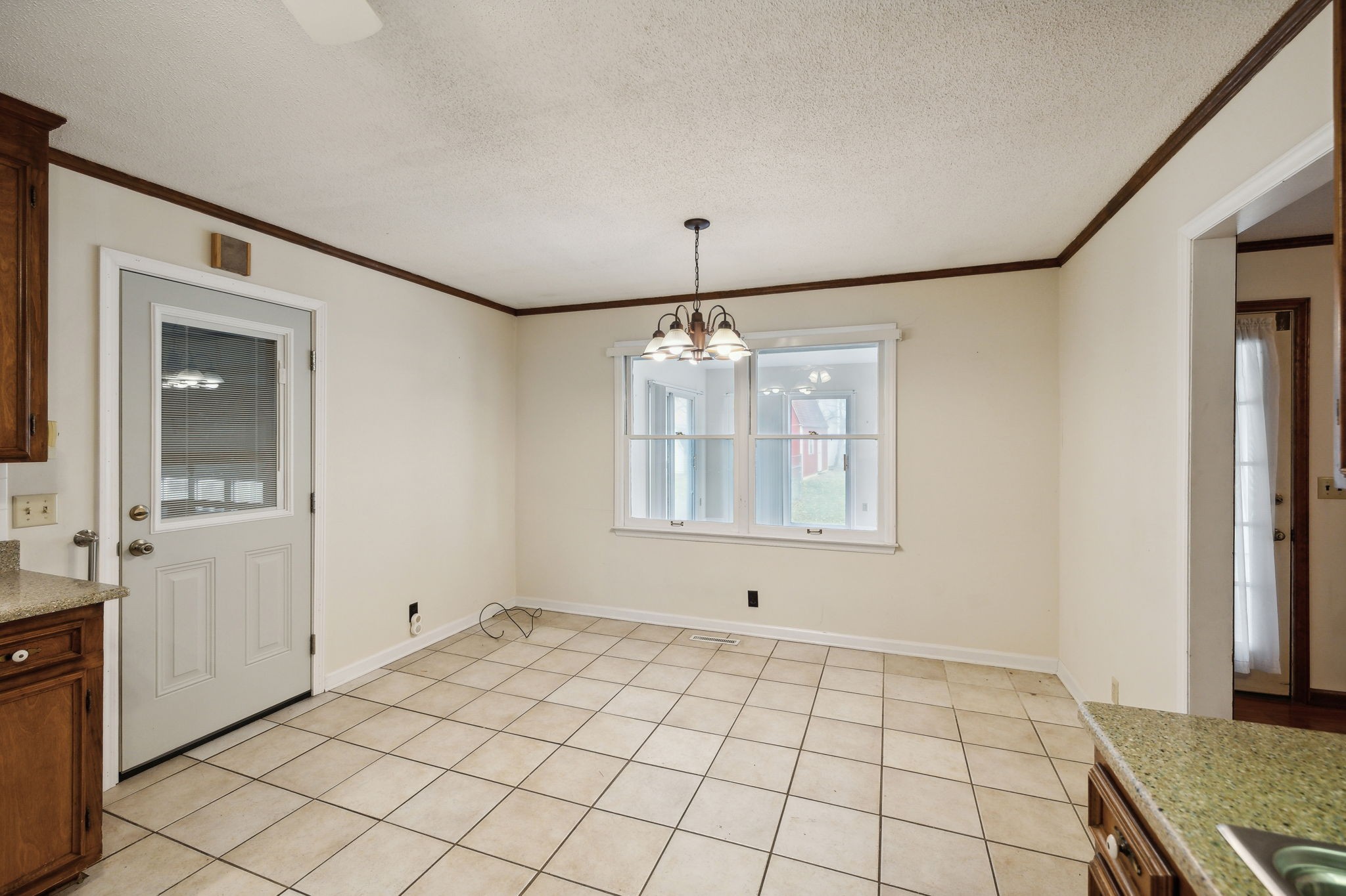 4068 Confederate Road Murfreesboro, TN 37128 - Photo 23 of 53 Another look at the Eat-in area.
