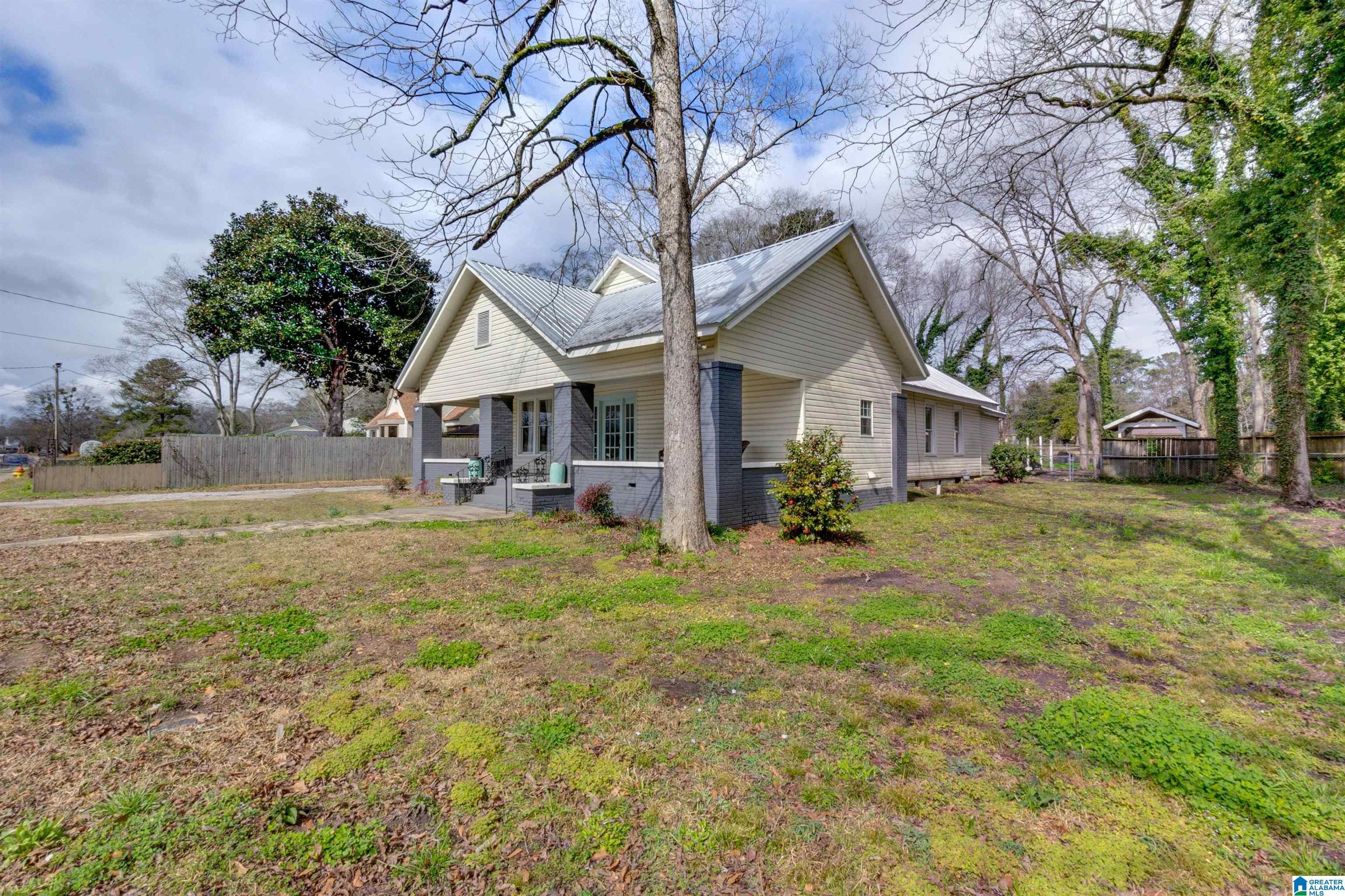 1102 4th Avenue North Clanton, AL 35045 - Photo 2 of 39