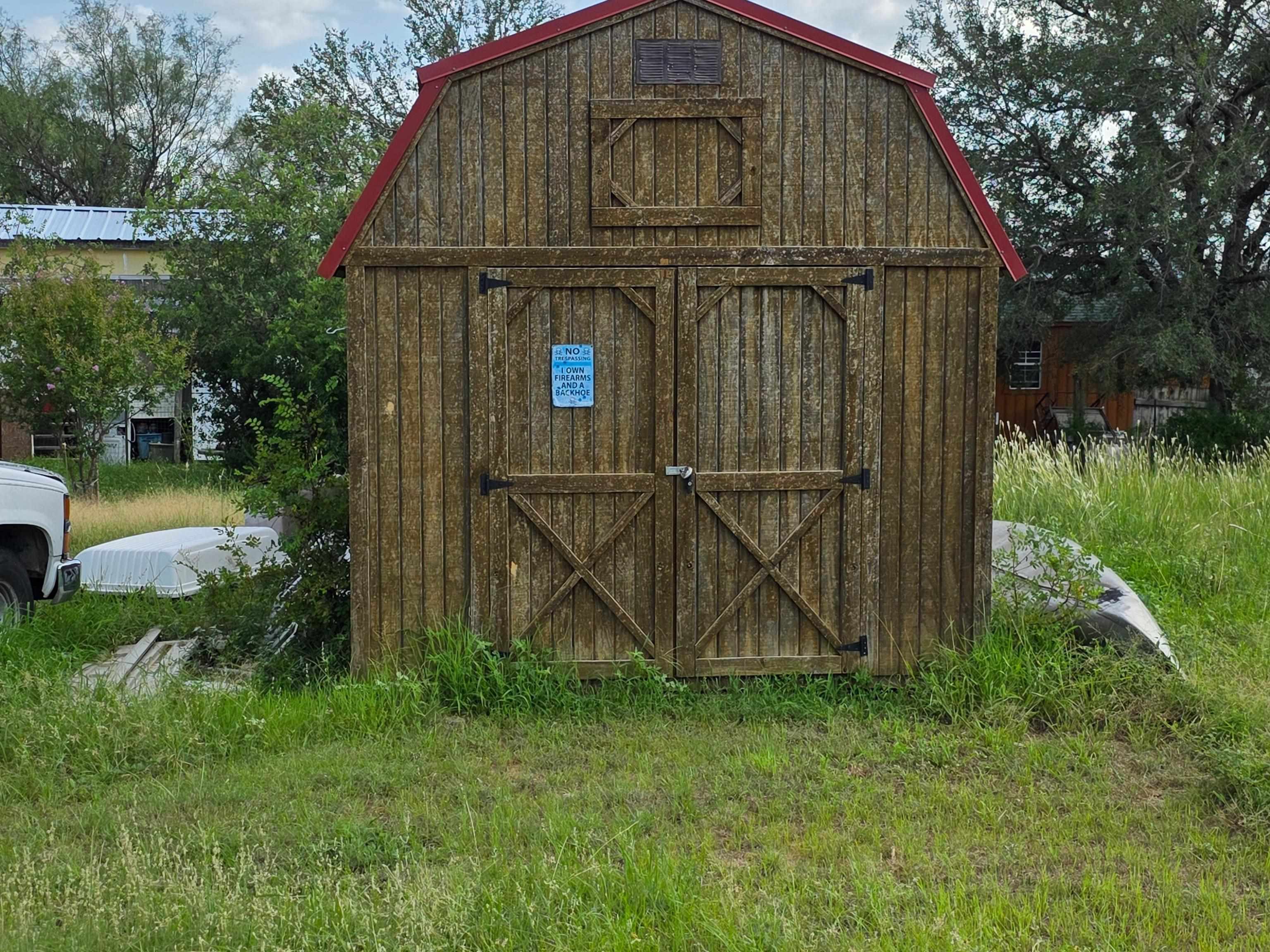 601 Breezy Lane Kingsland, TX 78639 - Photo 4 of 7 a view of a small house
