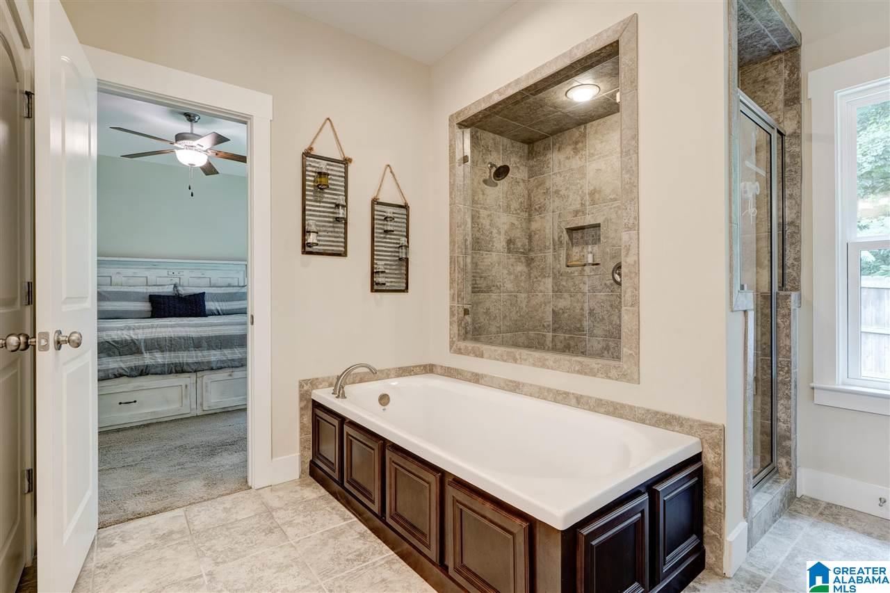 968 Valley Circle Leeds, AL 35094 - Photo 12 of 23