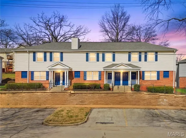 $174,900 | 9169 North Swan Circle, Brentwood, MO 63144