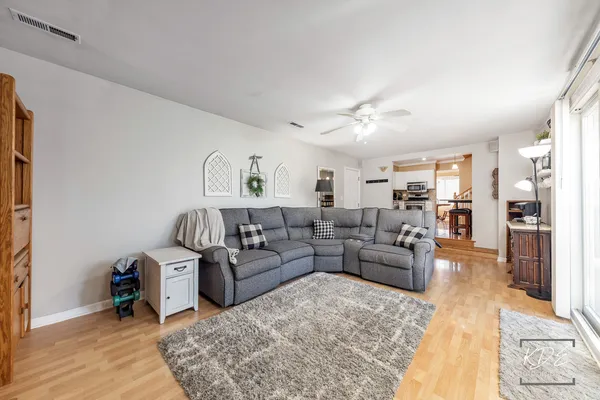 $545,500 | 1317 Carol Lane, Naperville, IL 60565