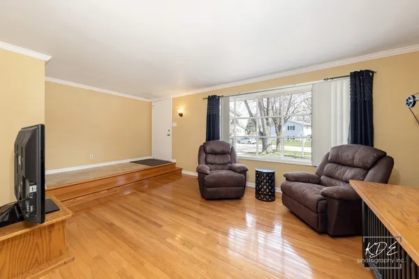 $545,500 | 1317 Carol Lane, Naperville, IL 60565