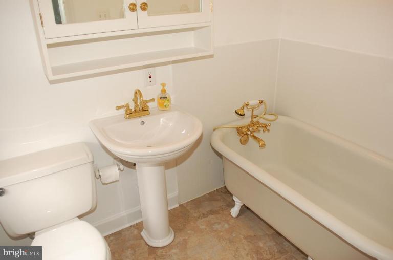 1714 South Rolling Road Halethorpe, MD 21227 - Photo 10 of 16 Master Bath #2
