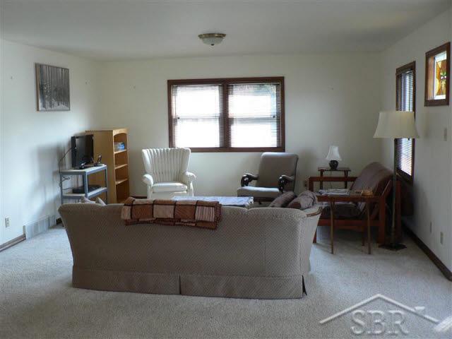 7315 North Gleaner Road Freeland, MI 48623 - Photo 8 of 13 20035985-7.JPG