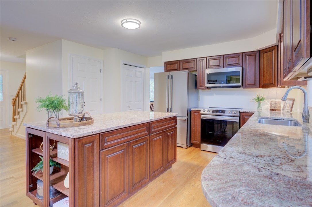 31 Edgewater Road Narragansett, RI 02882 - Photo 20 of 48