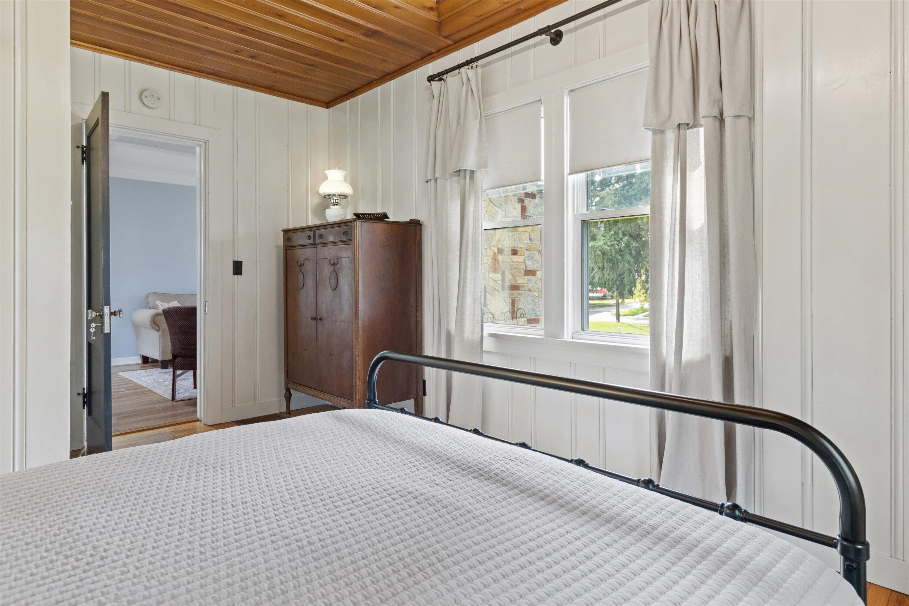 409 Clark Street Jefferson, WI 53549 - Photo 19 of 40 Main Floor