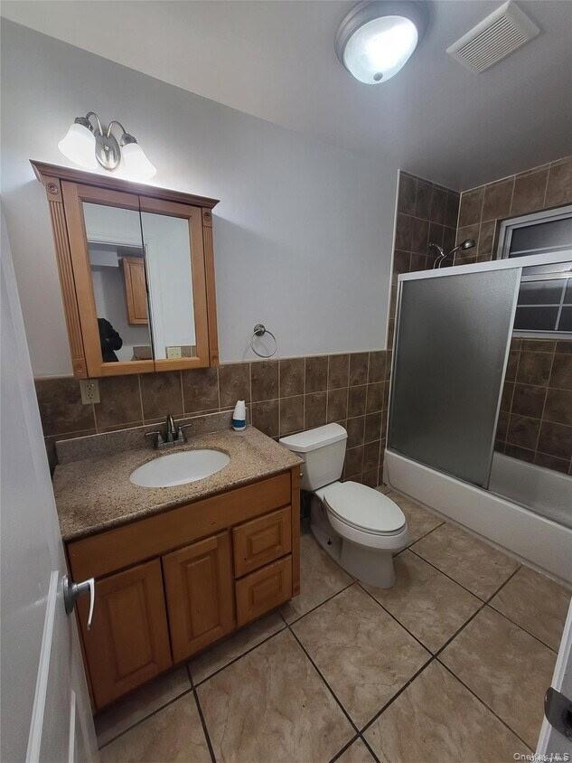 143 Searingtown Road Albertson, NY 11507 - Photo 19 of 26 Gallery Image 19