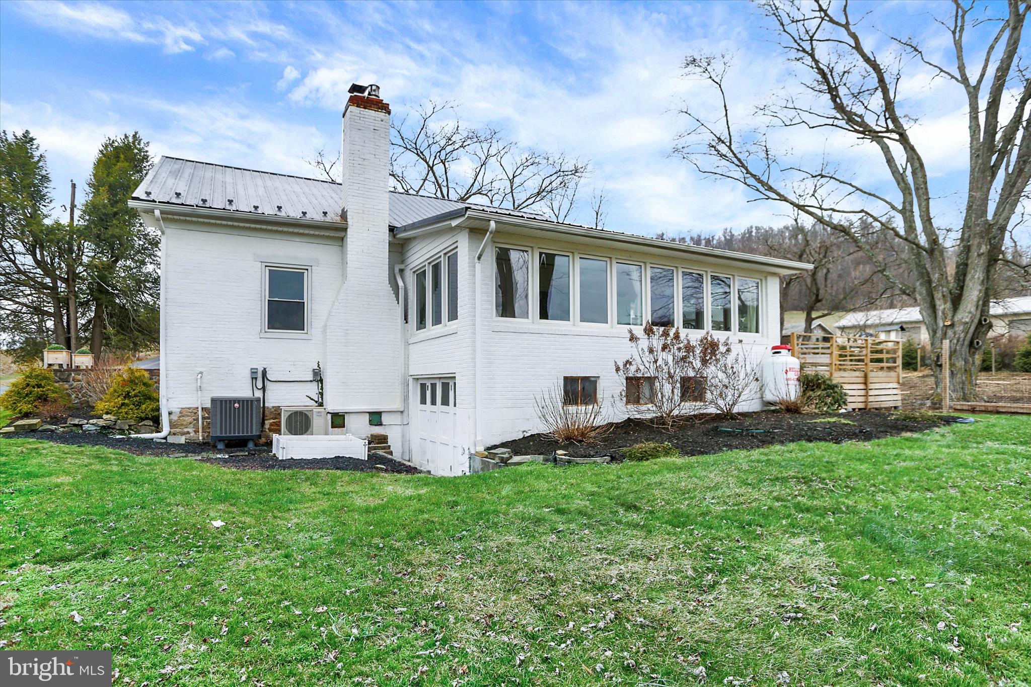 889 Pfoutz Valley Road Millerstown, PA 17062 - Photo 4 of 51