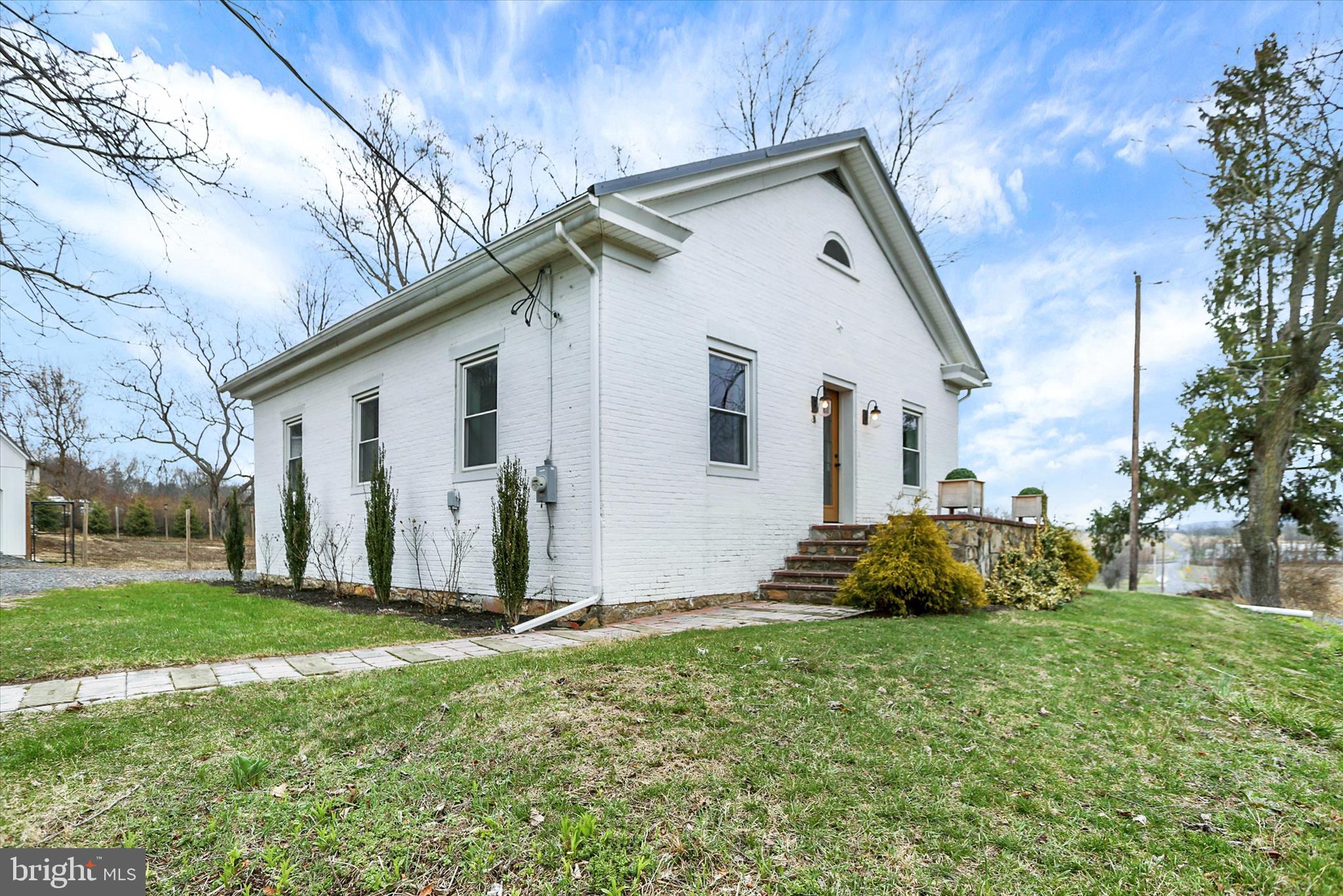 889 Pfoutz Valley Road Millerstown, PA 17062 - Photo 5 of 51