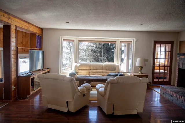 $695,000 | 608 Cliff Drive, Dubois, WY 82513