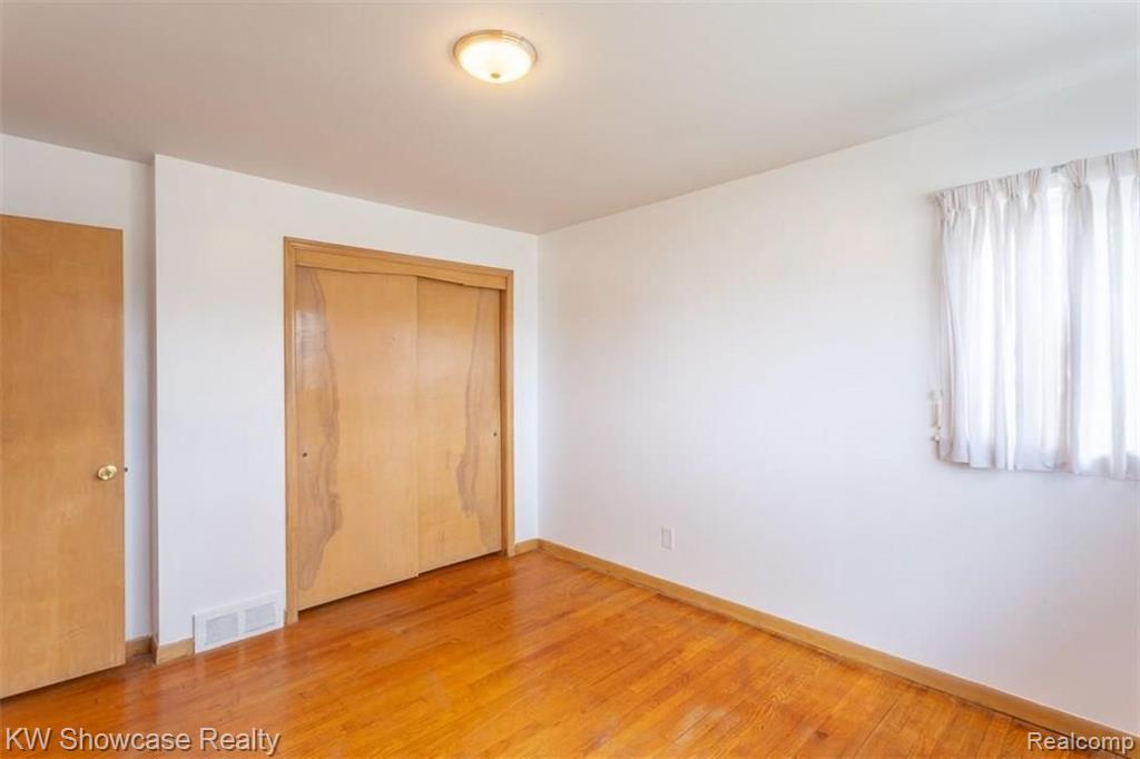 26632 Potomac Court Center Line, MI 48015 - Photo 16 of 45
