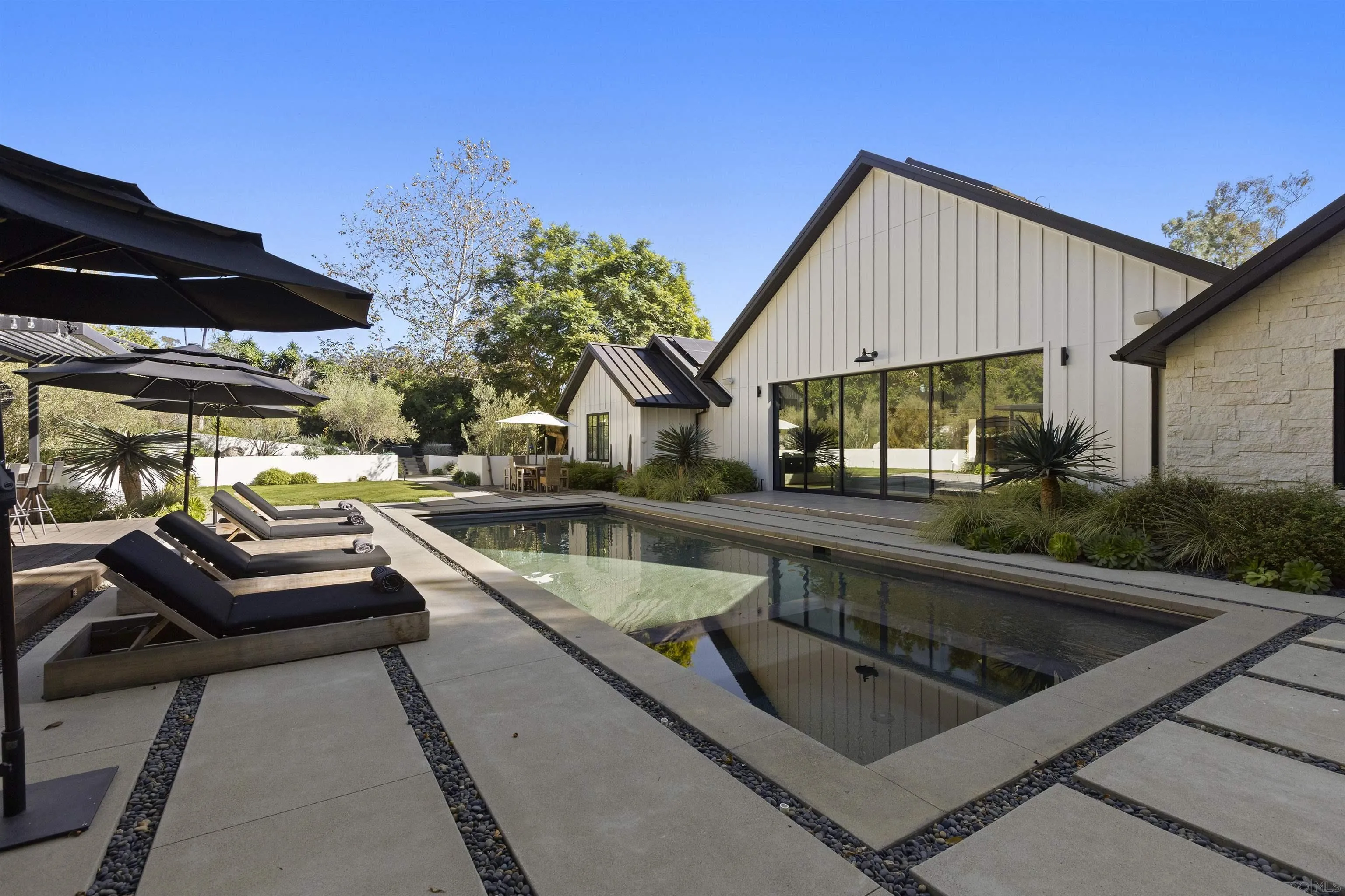 4874 Sun Valley Road Del Mar, CA 92014 - Photo 30 of 42 a view of outdoor sitting area with furniture and city view