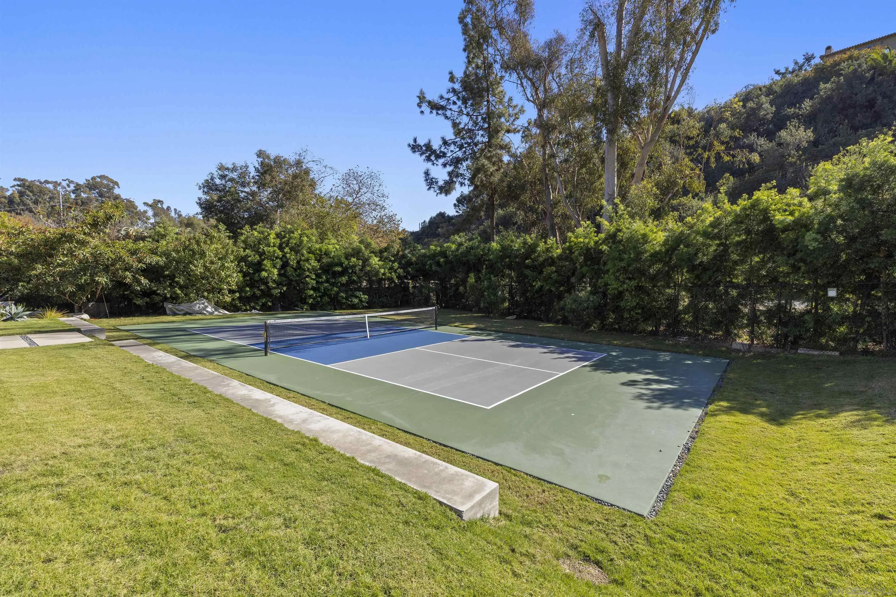 4874 Sun Valley Road Del Mar, CA 92014 - Photo 39 of 42 a view of a tennis court
