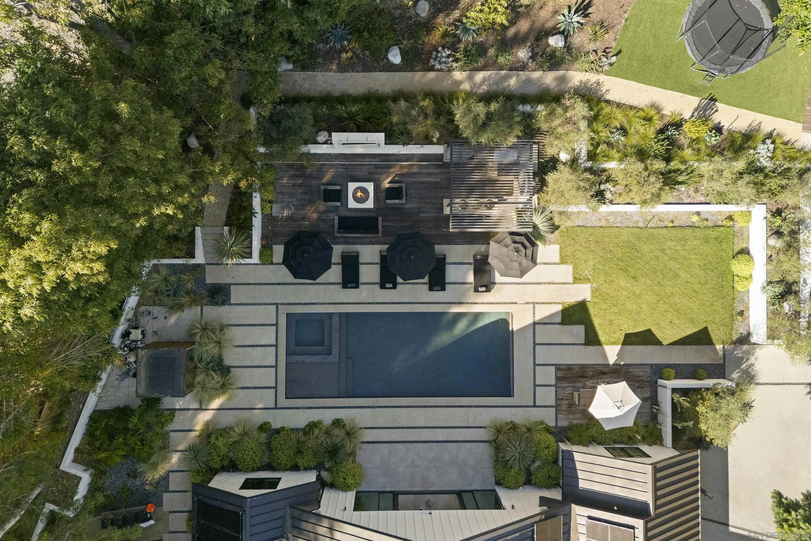 4874 Sun Valley Road Del Mar, CA 92014 - Photo 42 of 42 a view of an outdoor space with seating area