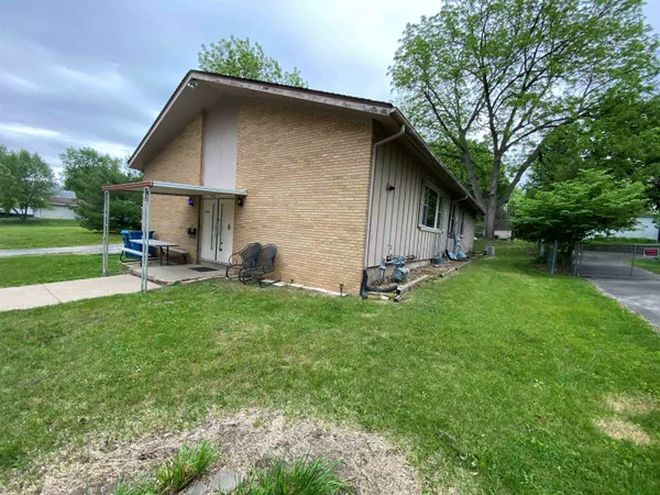$160,000 | 1004 Hemlock Avenue, Dixon, IL 61021