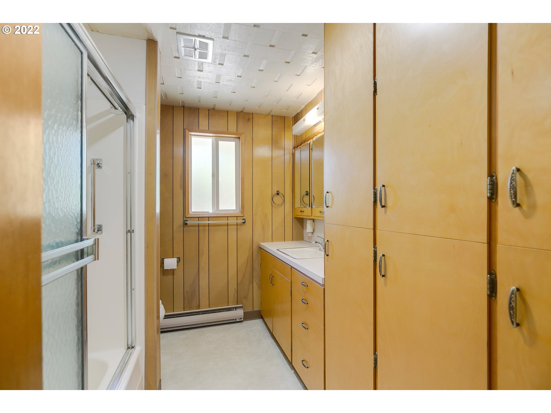 6245 Southwest Garden Home Road Portland, OR 97219 - Photo 16 of 22 Bathroom